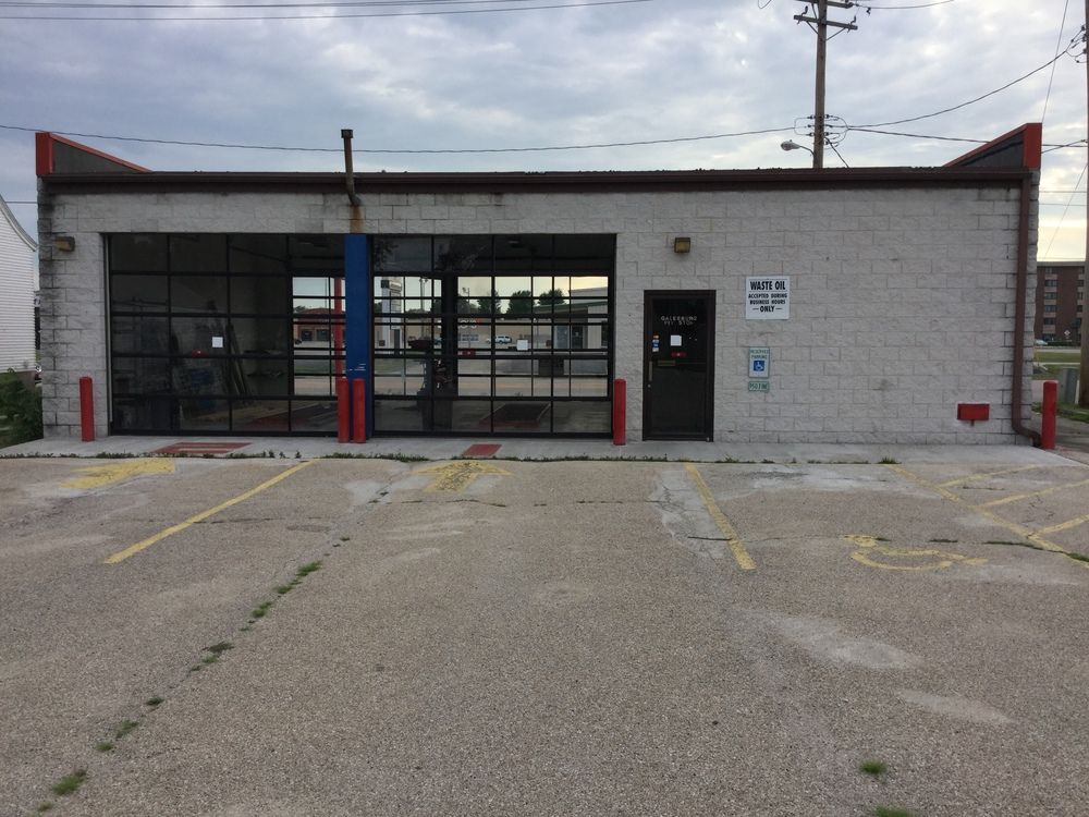 Galesburg Pit Stop: 1317 N Henderson St, Galesburg, IL 61401